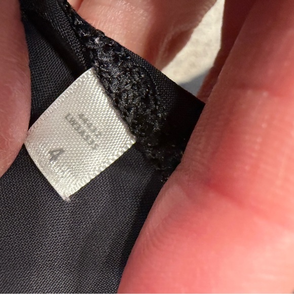 Lululemon Runbeam Hoodie
Black size 4 EUC - Picture 5 of 5